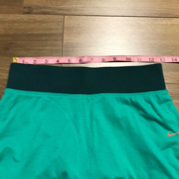 Green Nike Skort Skirt Shorts - Picture 8 of 8